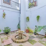 Deanes Califa Apartman *